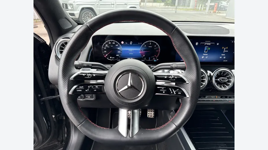 MERCEDES-BENZ GLB GLB 220 d 4-Matic AMG Line 8G-DCT