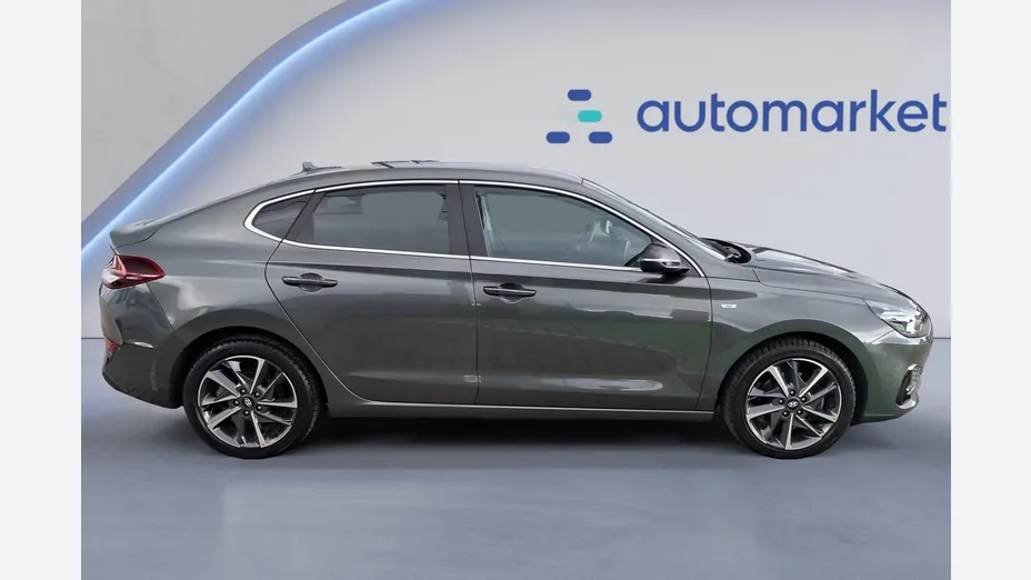 HYUNDAI i30 i30 Fastback 1.5 T-GDI 48V Smart DCT