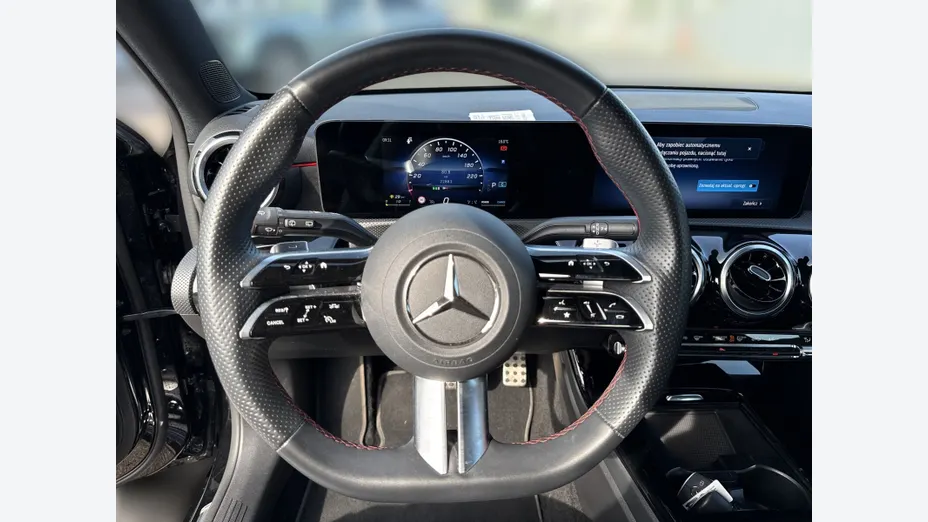 MERCEDES-BENZ A Klasa A 200 AMG Line 7G-DCT