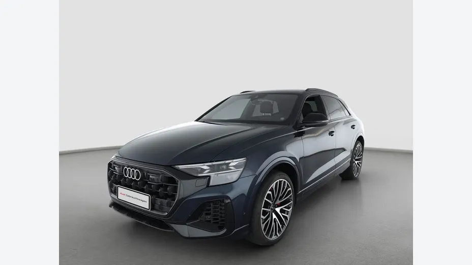 AUDI Q8 -