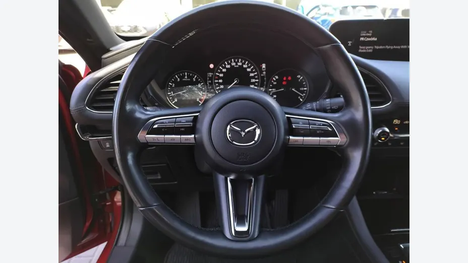 MAZDA 3 -