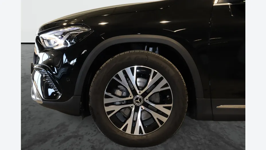 MERCEDES-BENZ GLA GLA 200 d Progressive 8G-DCT
