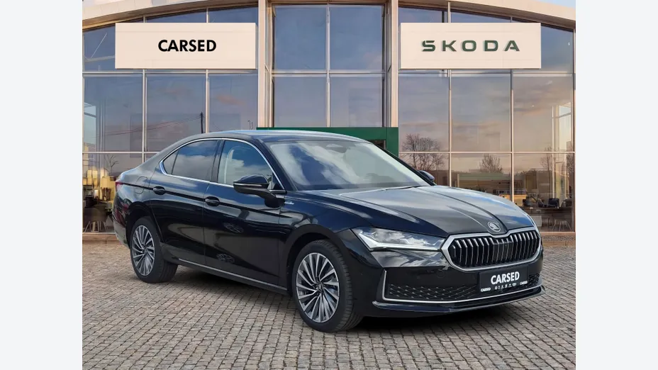 SKODA Superb -