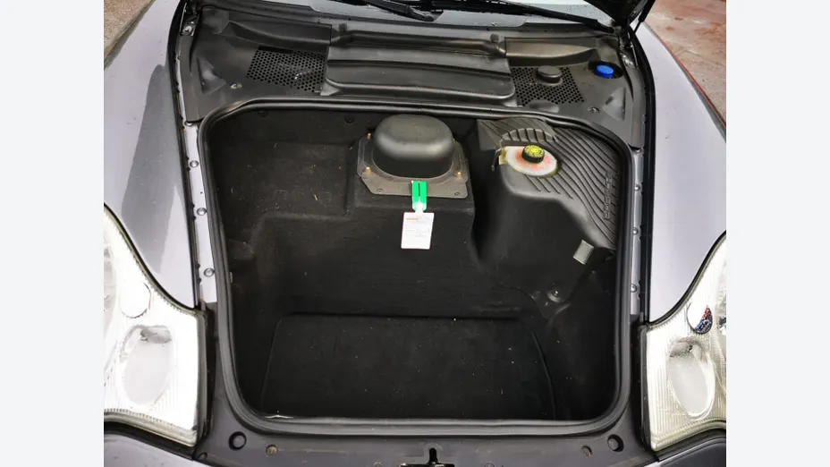 PORSCHE 911 -