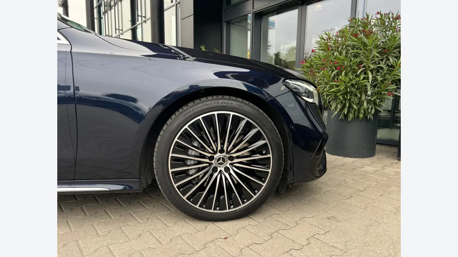 MERCEDES-BENZ E Klasa E 220 d mHEV 4-Matic AMG 9G-Tronic