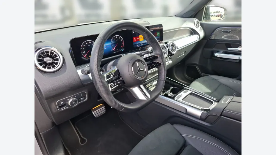 MERCEDES-BENZ GLB GLB 200 mHEV AMG Line 7G-DCT