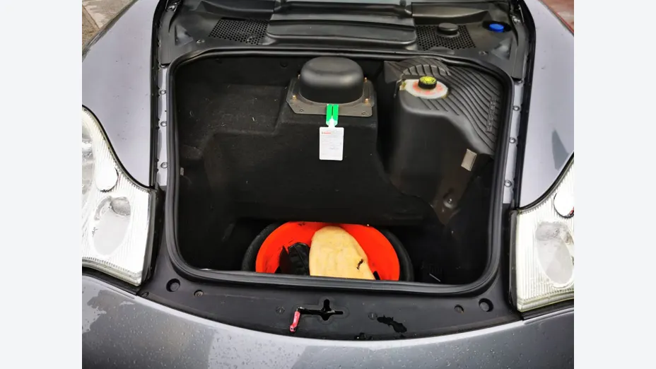 PORSCHE 911 -