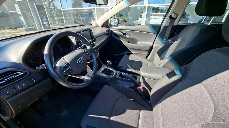 HYUNDAI i30 -