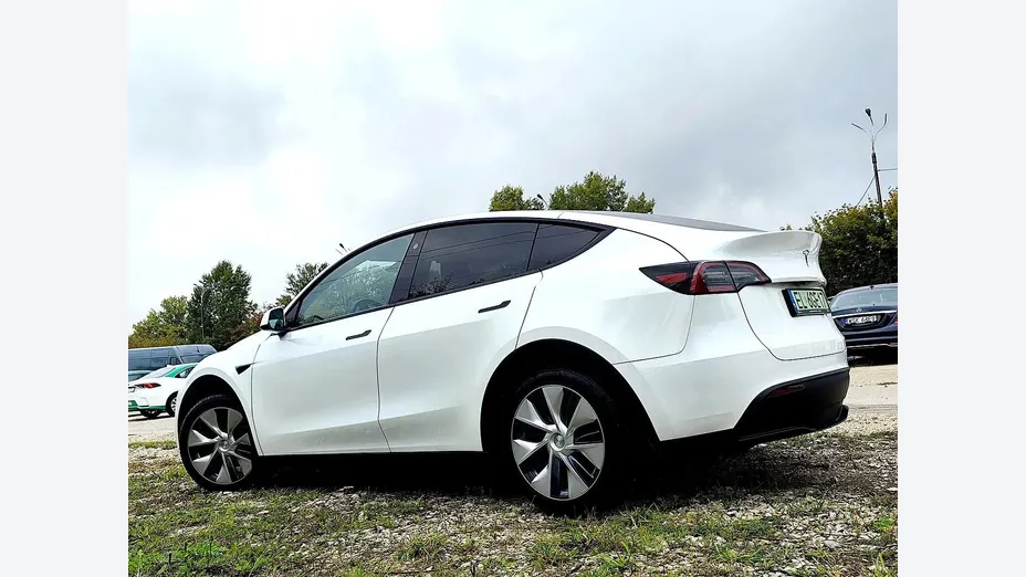 TESLA Model Y Y RWD