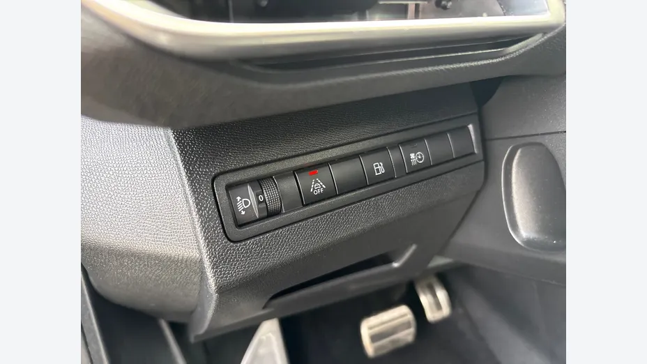 PEUGEOT 3008 -
