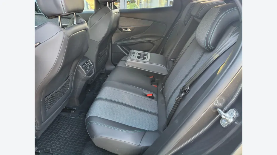 PEUGEOT 3008 3008 1.2 PureTech Allure S&S EAT8