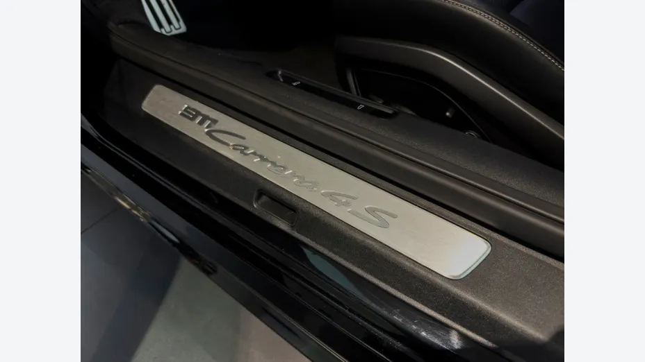 PORSCHE 911 911 Carrera 4S