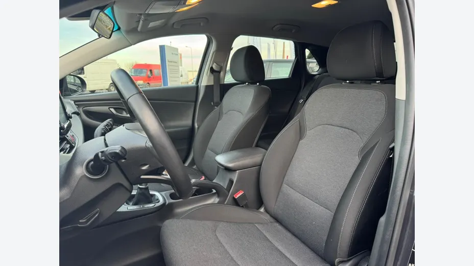 HYUNDAI i30 i30 1.0 T-GDI Smart
