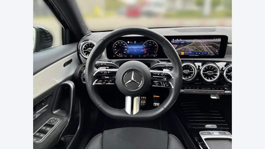 MERCEDES-BENZ A Klasa A 220 4-Matic AMG Line 8G-DCT