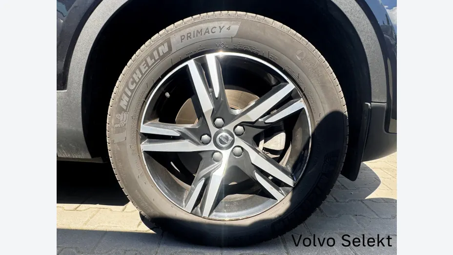 VOLVO XC40 XC40 B3 Plus Dark aut