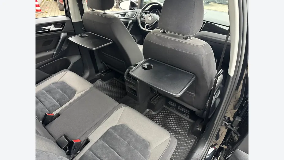 VOLKSWAGEN Golf Sportsvan -
