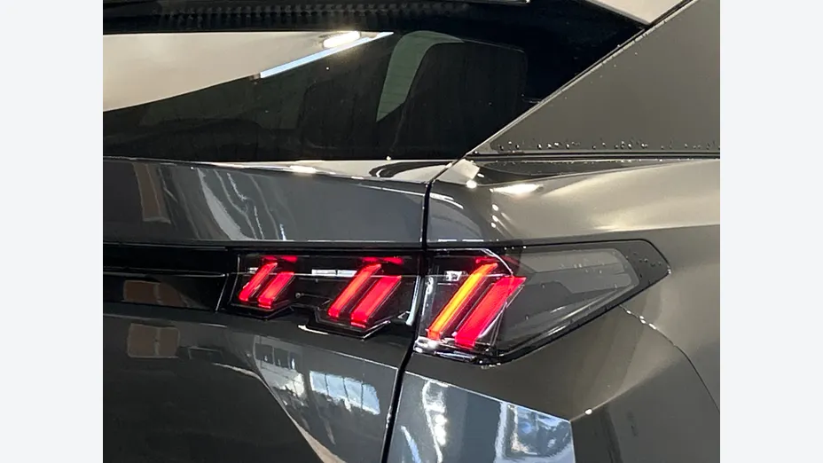 PEUGEOT 3008 -