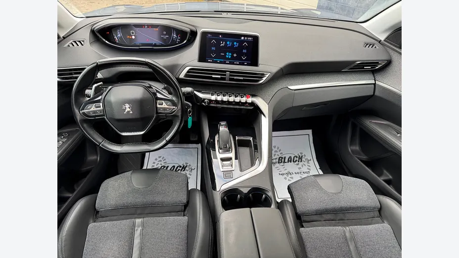 PEUGEOT 3008 -