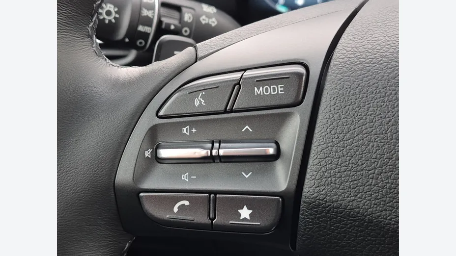 HYUNDAI i30 -