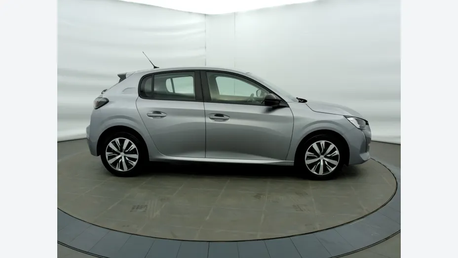 PEUGEOT 208 -