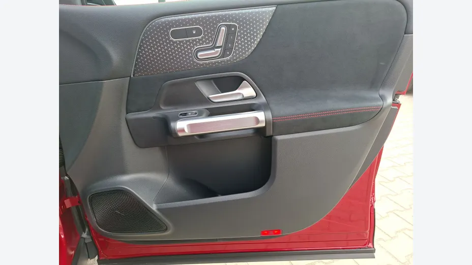 MERCEDES-BENZ GLB GLB 220 mHEV 4-Matic AMG Line 8G-DCT