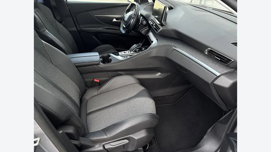 PEUGEOT 3008 3008 1.2 PureTech Allure Pack S&S EAT8