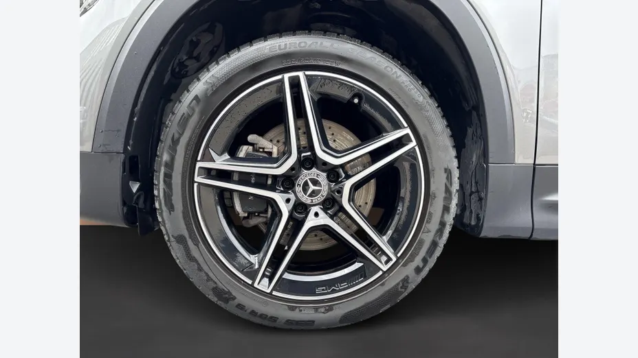 MERCEDES-BENZ GLB GLB 200 mHEV AMG Line 7G-DCT