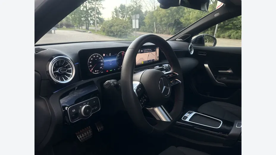 MERCEDES-BENZ A Klasa A 250 e PHEV AMG Line 8G-DCT