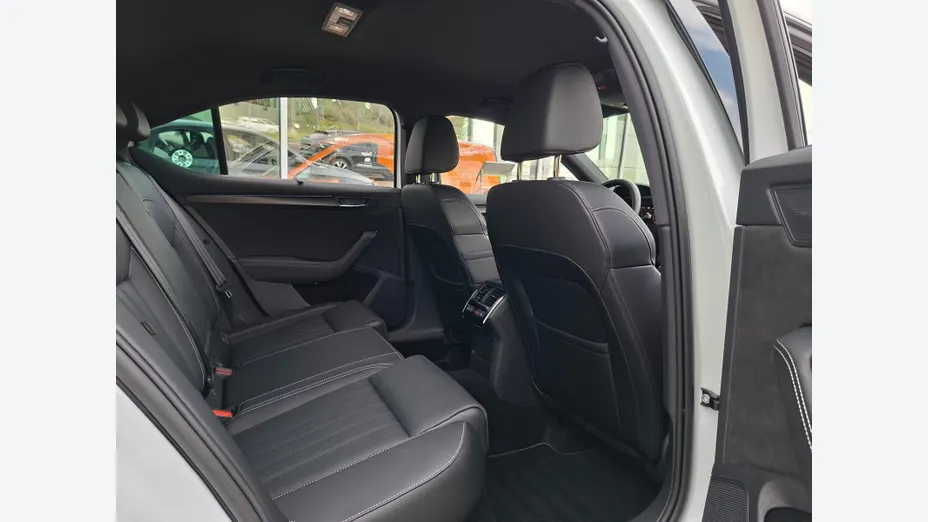 SKODA Superb Superb 2.0 TDI SCR Sportline DSG