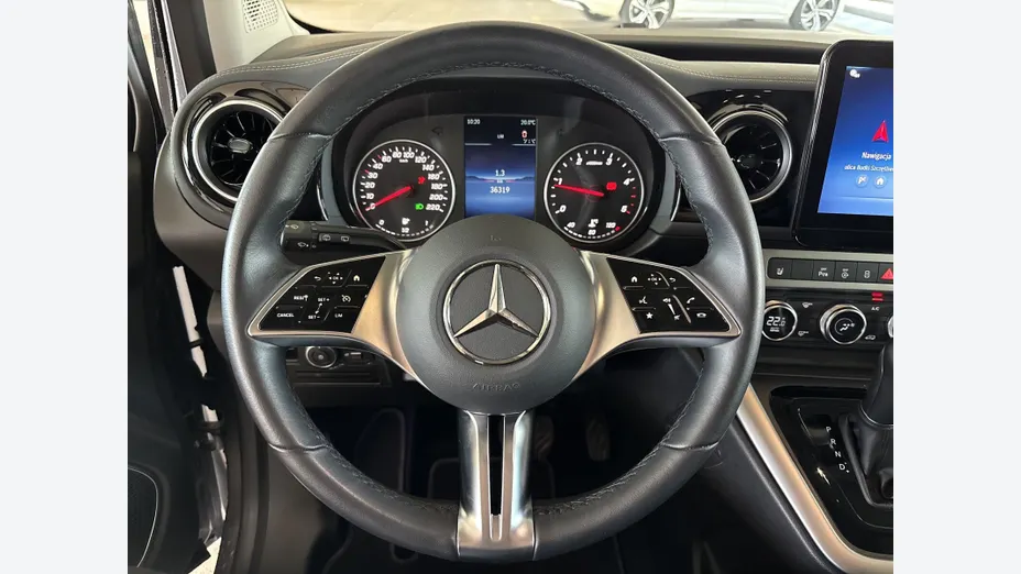MERCEDES-BENZ T klasa T 180 d aut