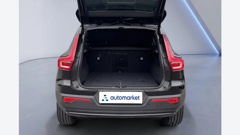 VOLVO XC40 XC40 B3 Plus Dark aut