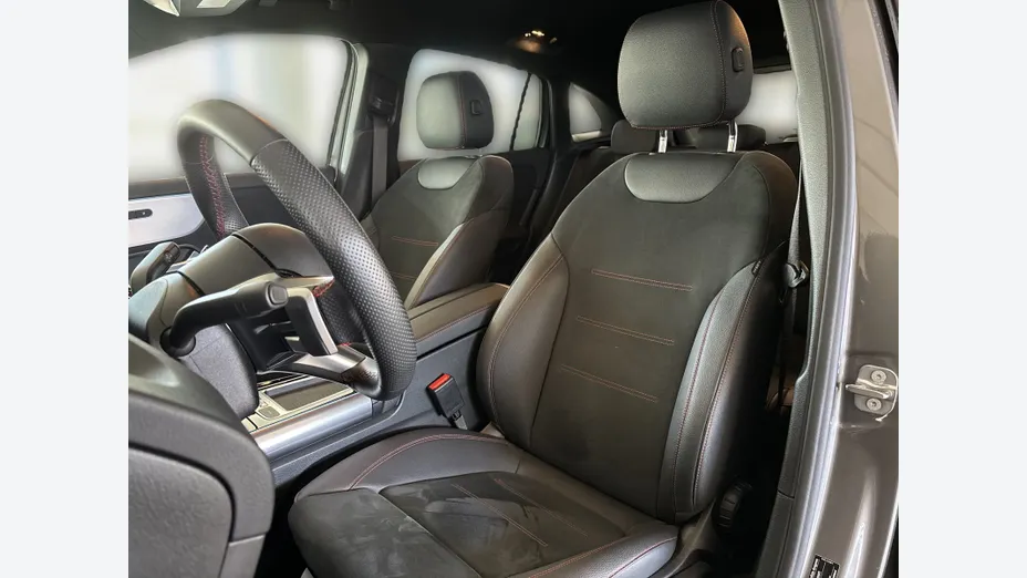MERCEDES-BENZ GLA GLA 200 mHEV AMG Line 7G-DCT