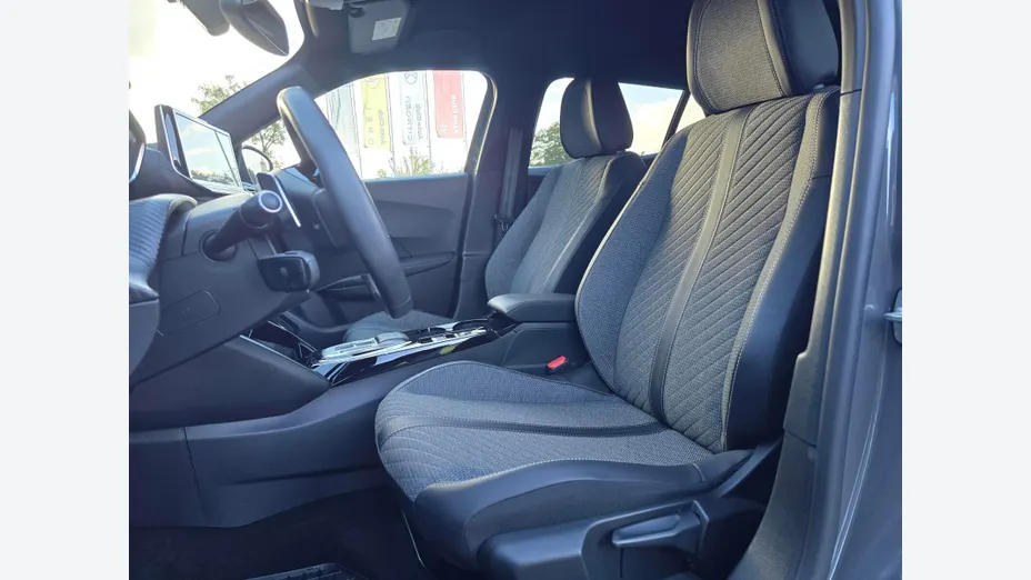 PEUGEOT 2008 2008 PureTech 130 Allure S&S EAT8