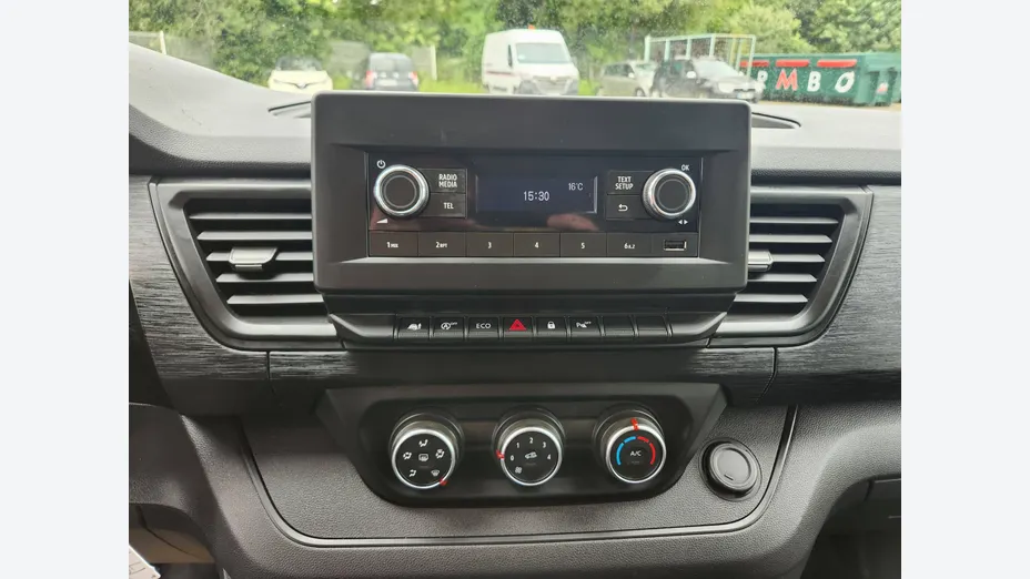 RENAULT Trafic -