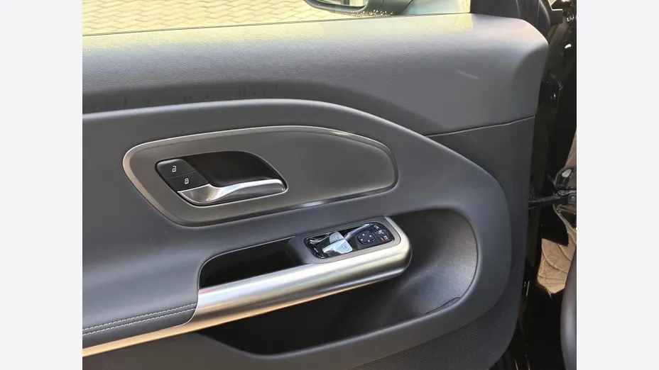 MERCEDES-BENZ CLA -