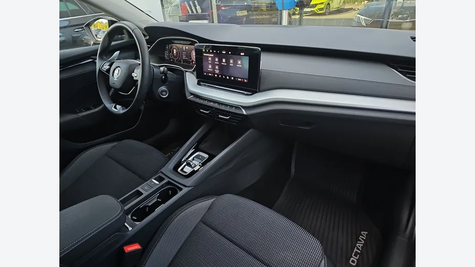 SKODA Octavia -