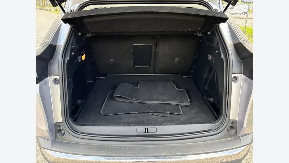 PEUGEOT 3008 -