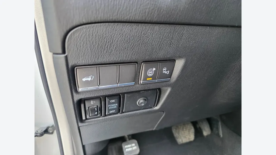 INFINITI QX80 -