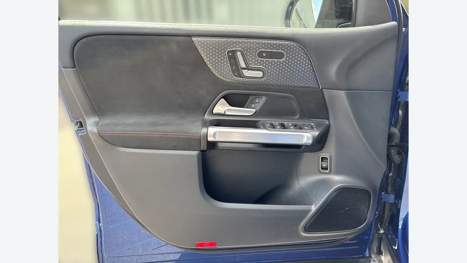 MERCEDES-BENZ GLB GLB 220 d 4-Matic AMG Line 8G-DCT