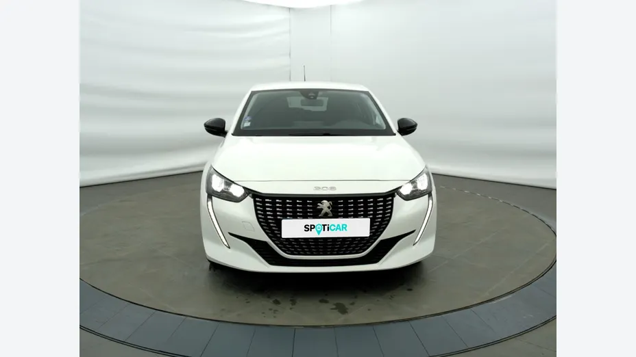 PEUGEOT 208 -
