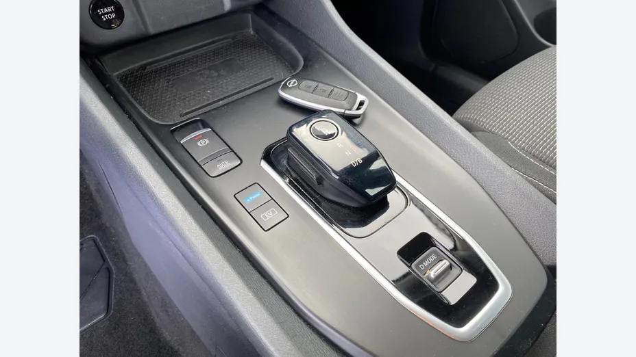 NISSAN Qashqai -