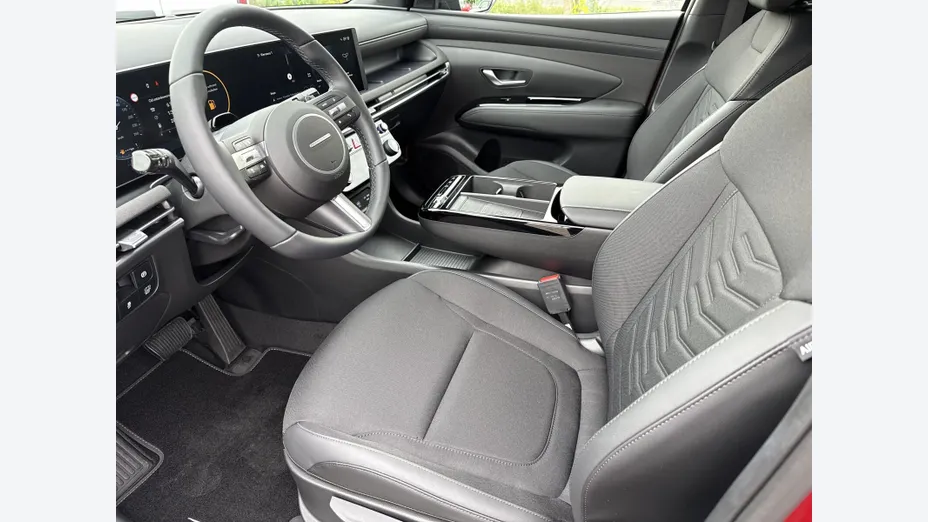 HYUNDAI Tucson Tucson 1.6 T-GDi HEV Smart Black 2WD aut Nowy