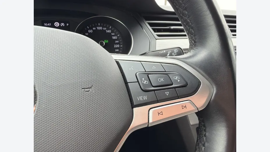 VOLKSWAGEN Passat -