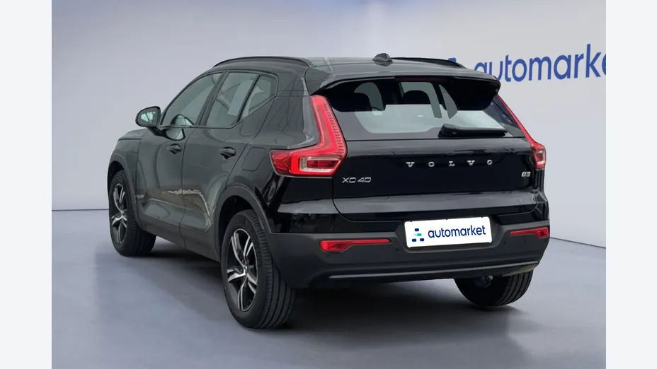 VOLVO XC40 XC40 B3 Plus Dark aut