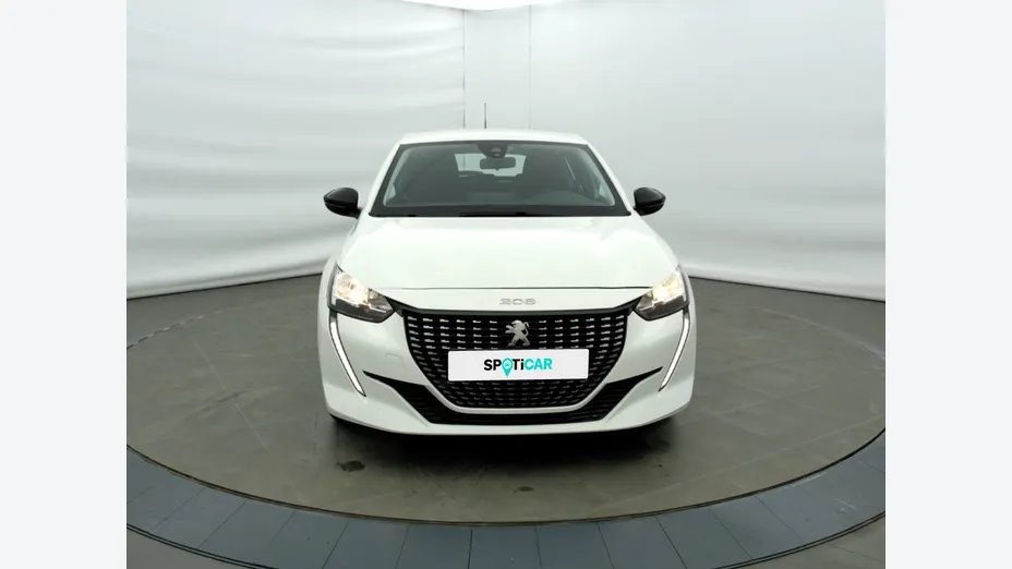 PEUGEOT 208 -