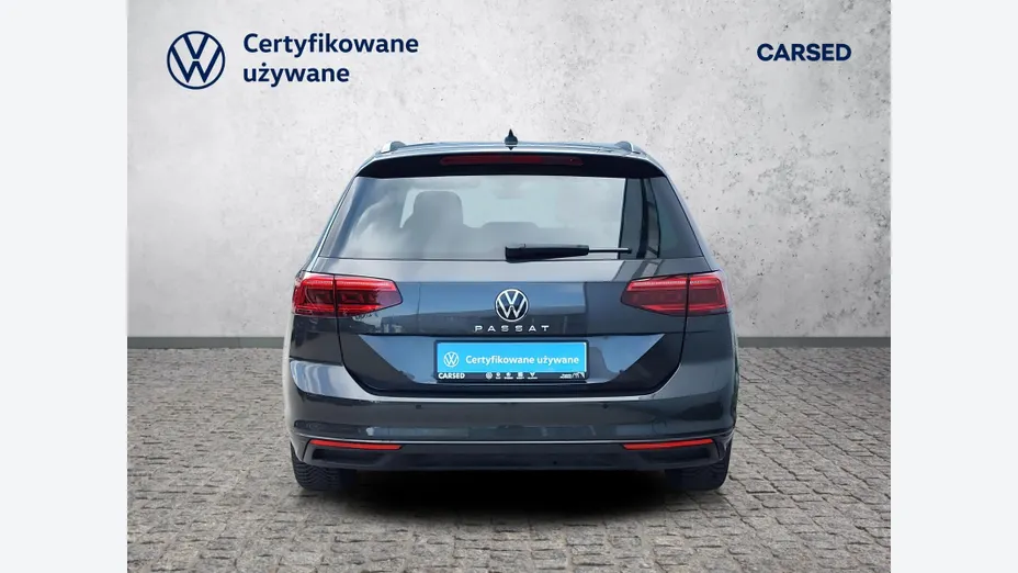 VOLKSWAGEN Passat -