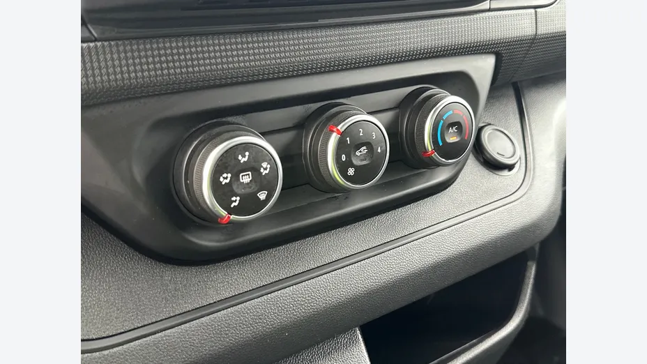 RENAULT Trafic -
