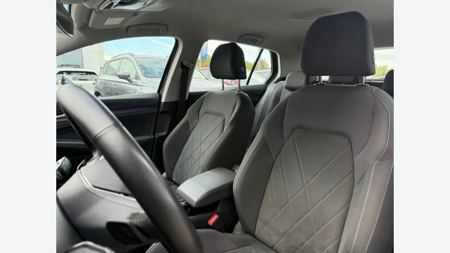 VOLKSWAGEN Golf Golf VIII 1.5 eTSI EVO Style DSG