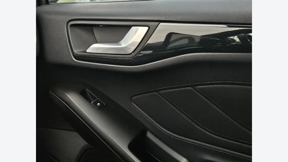 FORD Focus Focus 1.0 EcoBoost mHEV ST-Line X aut