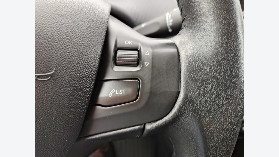 PEUGEOT 2008 2008 1.2 Pure Tech Style S&S